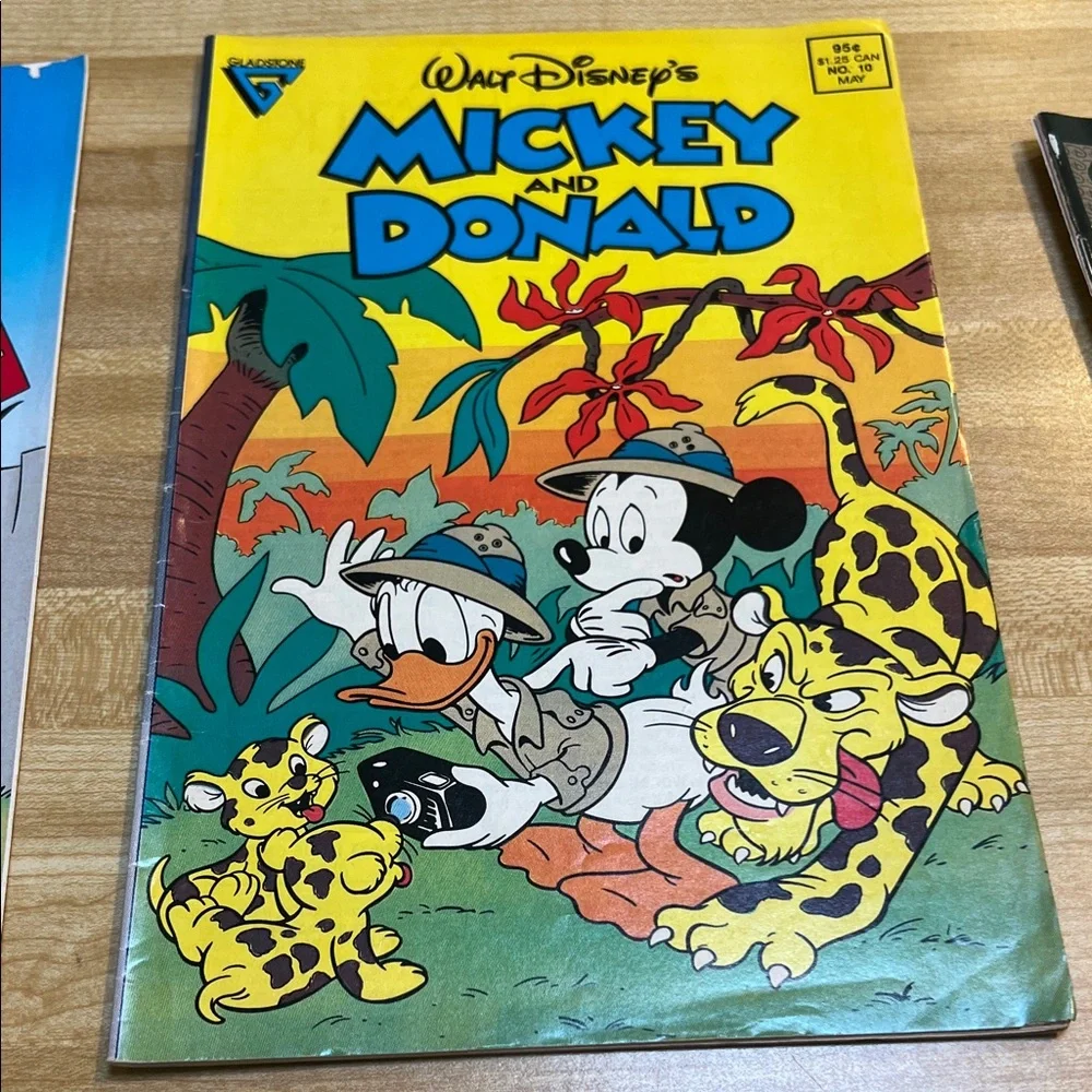 # 0923** 3 Set Of Disney Comic Book Collection